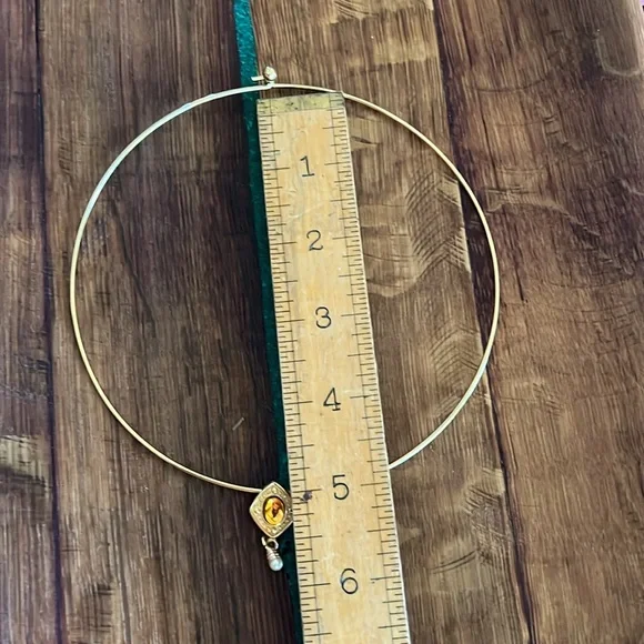 Hobe’ chocker with Amber & pearl tone pendant! - Picture 3 of 3